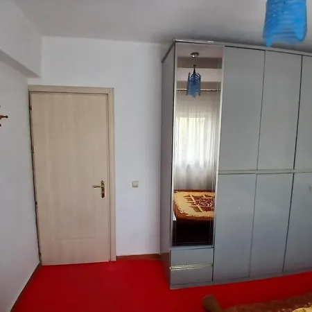 Apartament In * Τίρανα